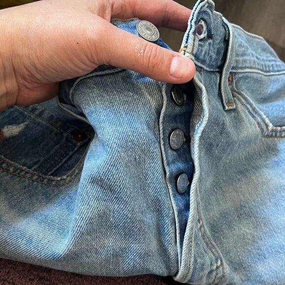 Ladies Levis 501 denim cutoff shorts size 32W - Picture 8 of 8